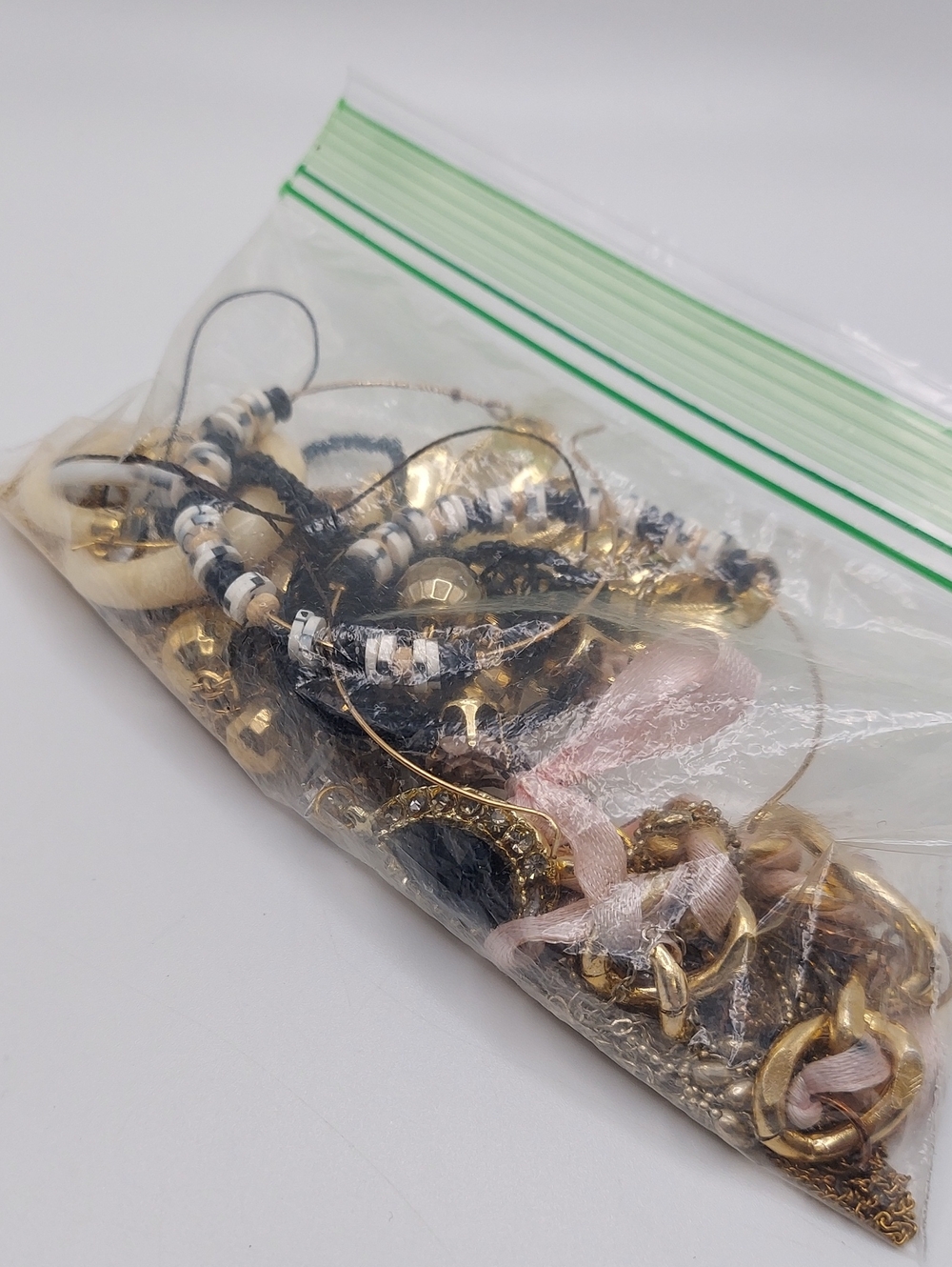 Mixed Vintage Jewelry Lot.